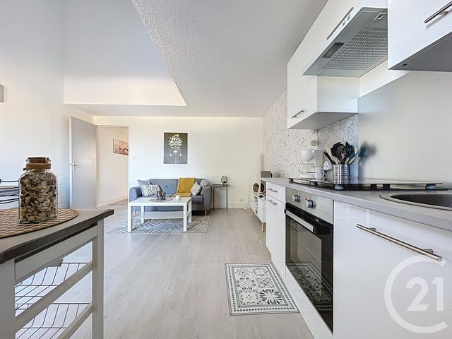 Afficher la photo en grand Appartement T3 à vendre - 3 pièces - 57.95 m2 - MAUGUIO CARNON - 34 - LANGUEDOC-ROUSSILLON - Century 21 Agence Soleil