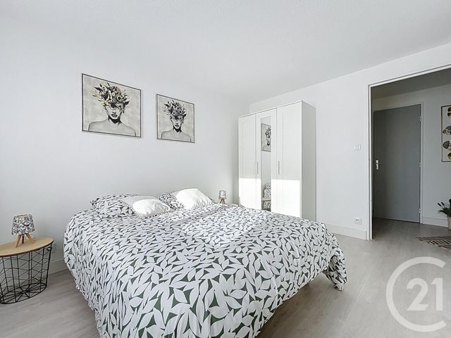 Afficher la photo en grand Appartement T3 à vendre - 3 pièces - 57.95 m2 - MAUGUIO CARNON - 34 - LANGUEDOC-ROUSSILLON - Century 21 Agence Soleil