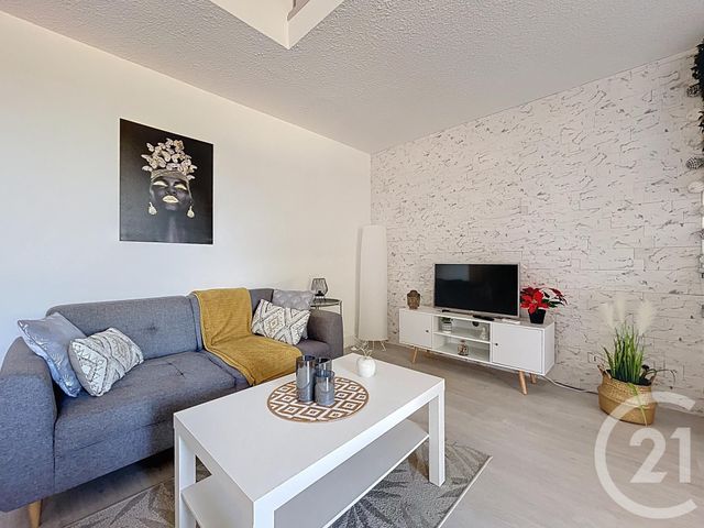 Afficher la photo en grand Appartement T3 à vendre - 3 pièces - 57.95 m2 - MAUGUIO CARNON - 34 - LANGUEDOC-ROUSSILLON - Century 21 Agence Soleil