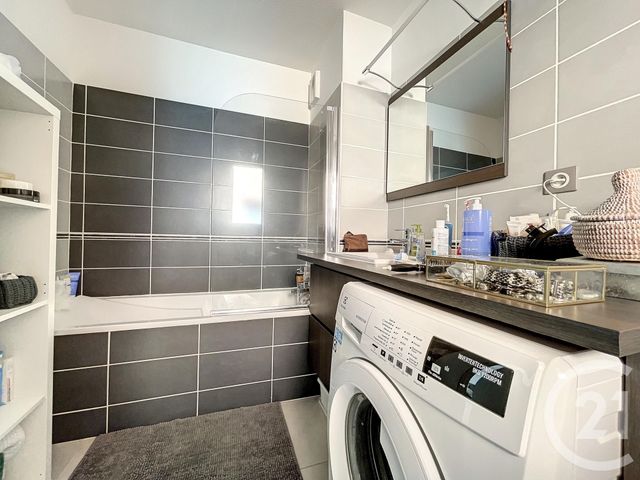 Afficher la photo en grand Appartement T2 à vendre - 2 pièces - 44.46 m2 - MAUGUIO CARNON - 34 - LANGUEDOC-ROUSSILLON - Century 21 Agence Soleil