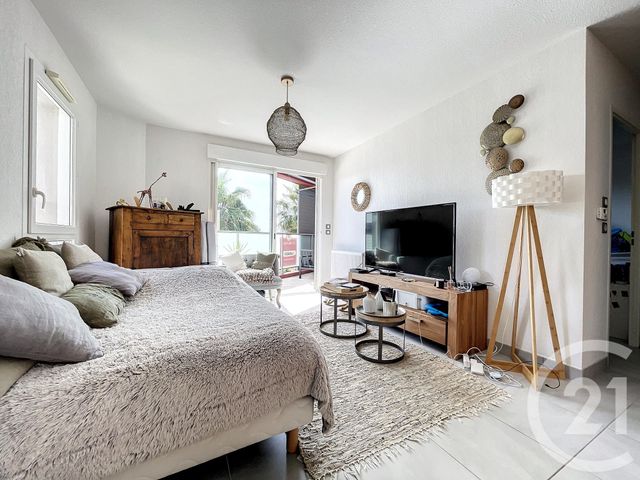 Afficher la photo en grand Appartement T2 à vendre - 2 pièces - 44.46 m2 - MAUGUIO CARNON - 34 - LANGUEDOC-ROUSSILLON - Century 21 Agence Soleil
