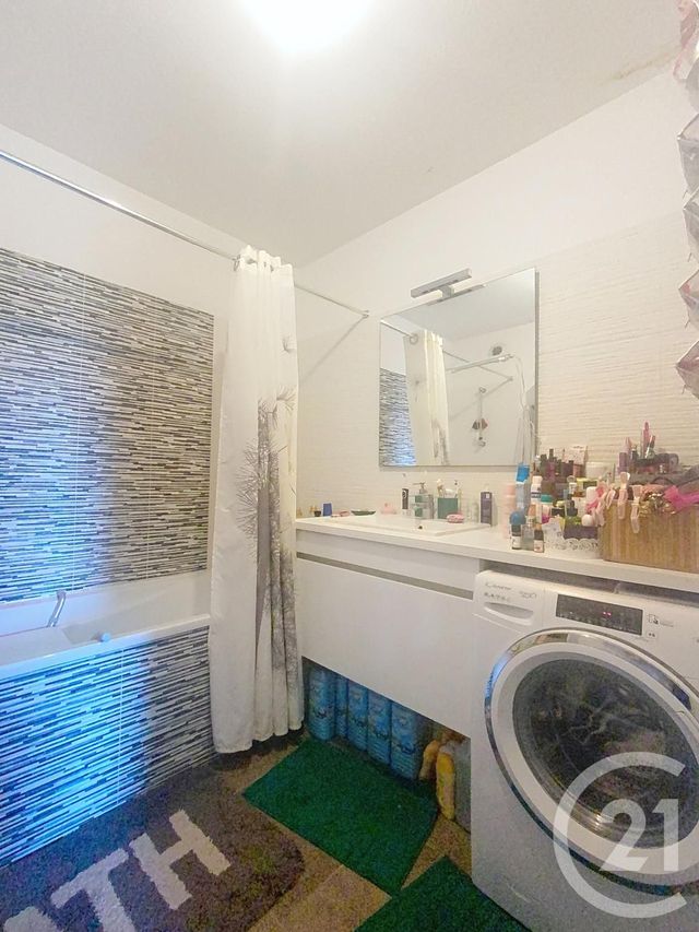 Appartement T3 à vendre - 3 pièces - 67.14 m2 - BAILLARGUES - 34 - LANGUEDOC-ROUSSILLON - Century 21 Agence Soleil