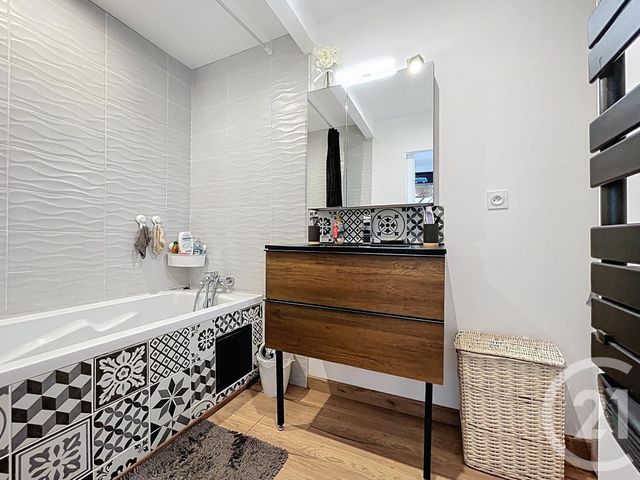 Appartement T3 à vendre - 3 pièces - 62.03 m2 - MAUGUIO CARNON - 34 - LANGUEDOC-ROUSSILLON - Century 21 Agence Soleil