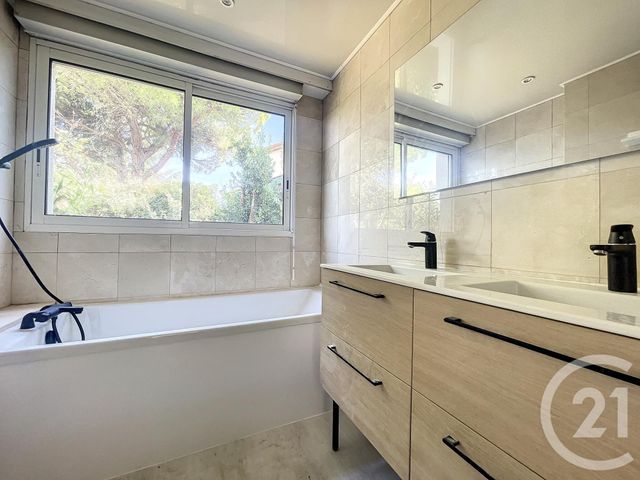 maison à louer - 8 pièces - 162.63 m2 - BAILLARGUES - 34 - LANGUEDOC-ROUSSILLON - Century 21 Agence Soleil