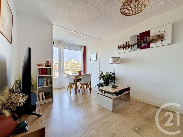 Appartement T2 à vendre - 2 pièces - 38.34 m2 - MAUGUIO CARNON - 34 - LANGUEDOC-ROUSSILLON - Century 21 Agence Soleil