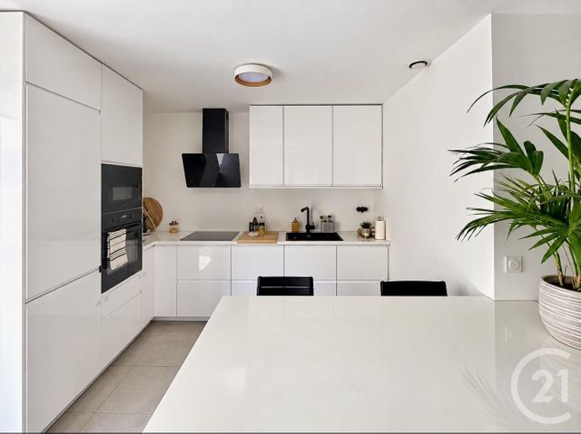 Appartement T3 à vendre - 3 pièces - 59.0 m2 - GALLARGUES LE MONTUEUX - 30 - LANGUEDOC-ROUSSILLON - Century 21 Agence Soleil