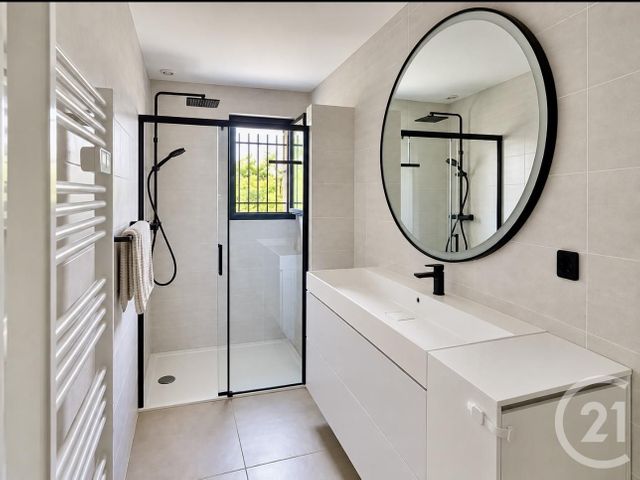 Appartement T3 à vendre - 3 pièces - 59.0 m2 - GALLARGUES LE MONTUEUX - 30 - LANGUEDOC-ROUSSILLON - Century 21 Agence Soleil